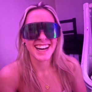 Meet your Posher, Evie